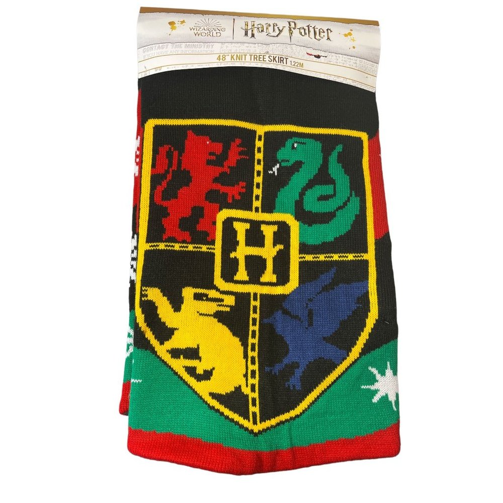 Harry Potter Hogwarts Crest Tree Skirt Green Black Red Striped Pattern Polyester